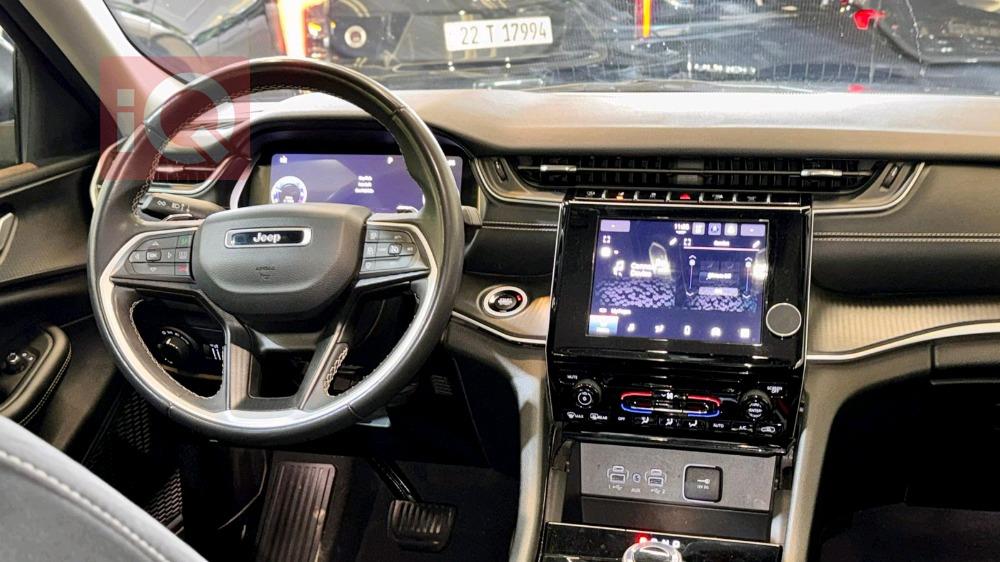 جیپ گراند شیرۆکی